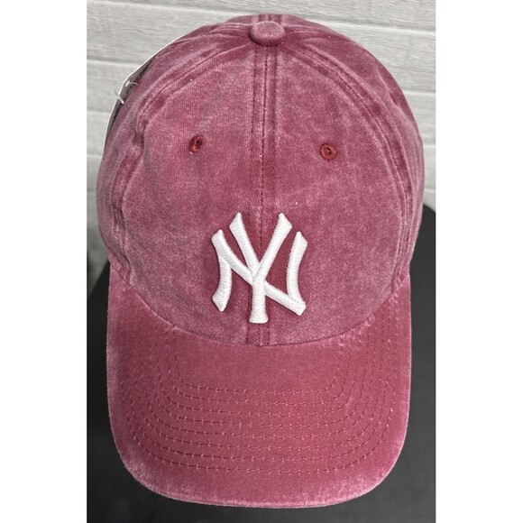 New York Yankees Accessories - Women's New York Yankees 47 Brand Twins Distressed Strapback Adjustable Hat Cap